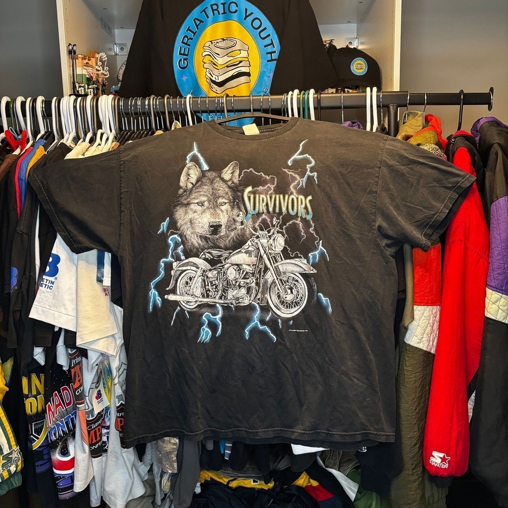 Vintage USA Thunder Survivors Wolf Motorcycle Biker T Shirt 2X Lightning Graphic
